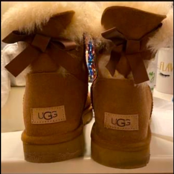 Women’s UGG Boots - Picture 1 of 3